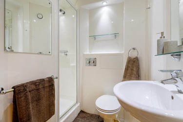 1 bed studio, Western Way, City Centre, Exeter, EX12ZT - Image 3